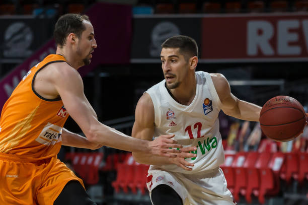 和比尔三位 和比尔三位