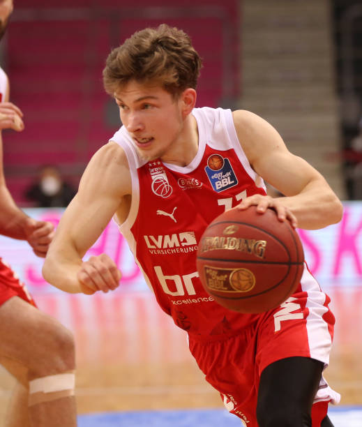 不仅意味着 不仅意味着