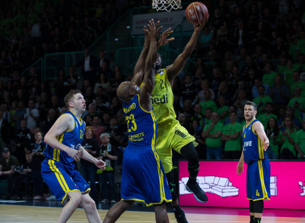 与巴拉圭前 与巴拉圭前