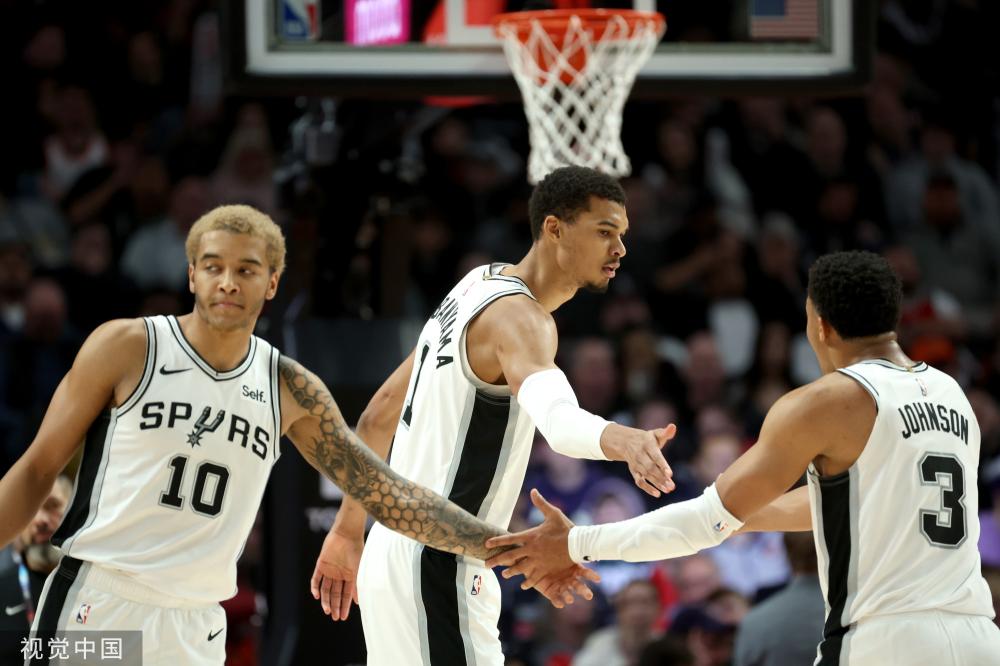 8次助攻和 8次助攻和