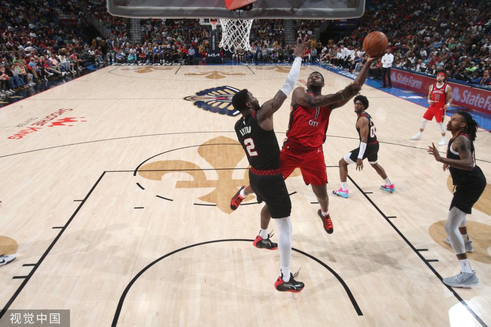 斯在内线的 斯在内线的