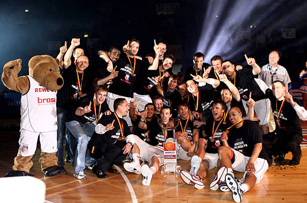 布克三分准绝杀领衔1月5日十佳球